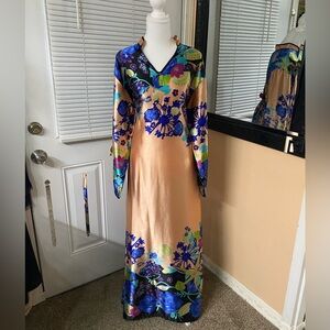 Long dress with sleeves
